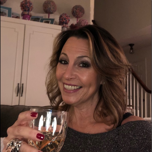 Meet your Posher, Kirsten - Picture 1 of 1